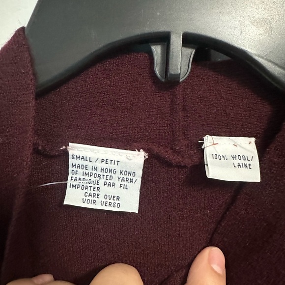 Burgundy Knit Cardigan Sweater 100% wool/laine - Picture 2 of 5